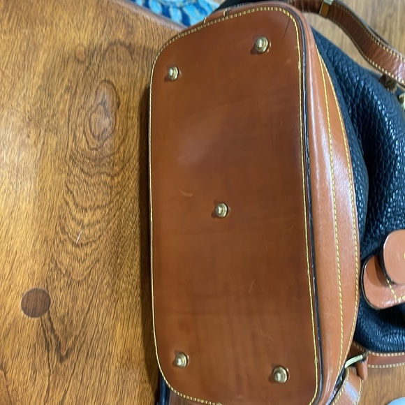 VTG Dooney & Bourke Drawstring Hobo Bag All Weather Leather Black and Tan - Picture 11 of 14